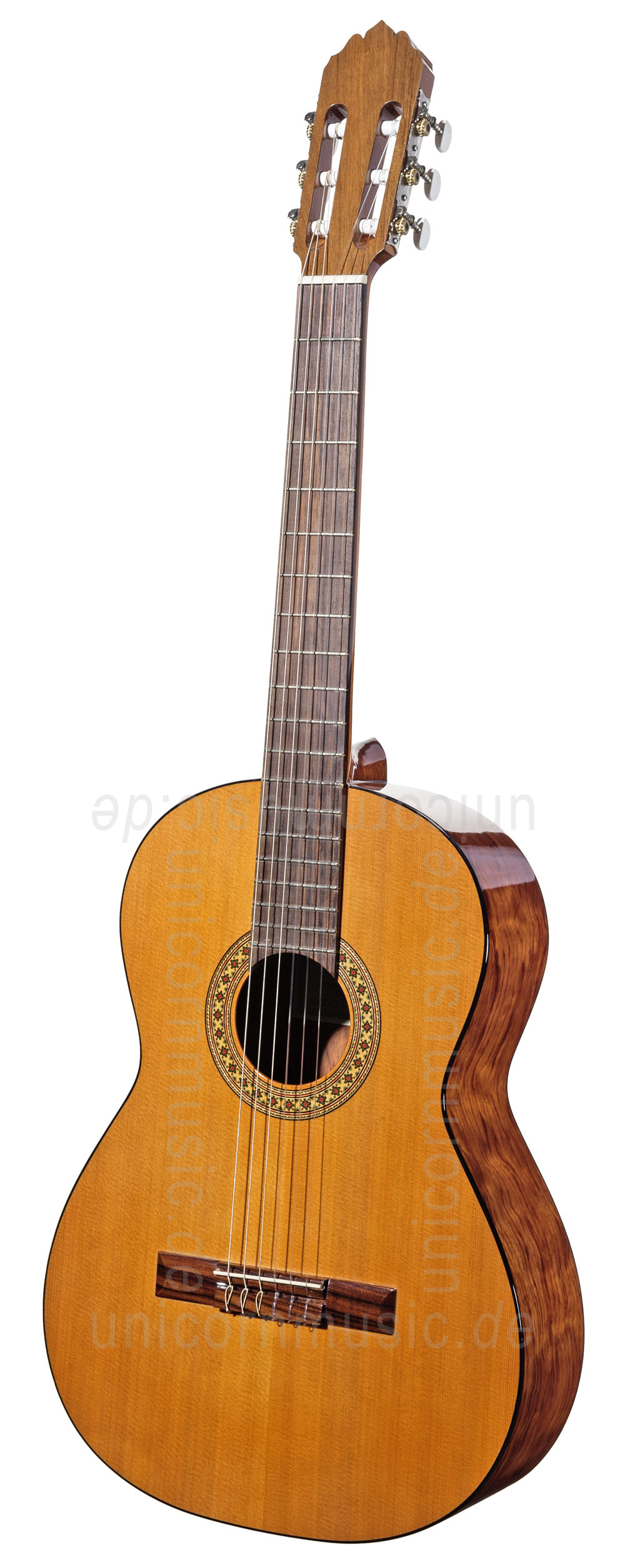 to article description / price Spanish Classical Guitar JOAN CASHIMIRA MODEL 20J - solid cedar top - narrow neck edition